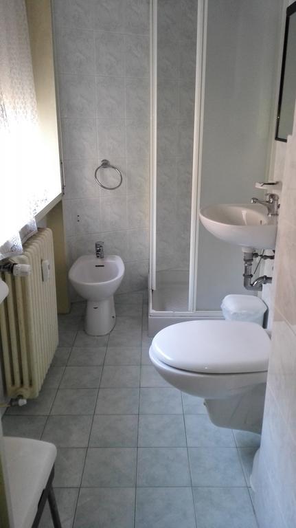 Hotel Mira Βαρέζε Δωμάτιο φωτογραφία