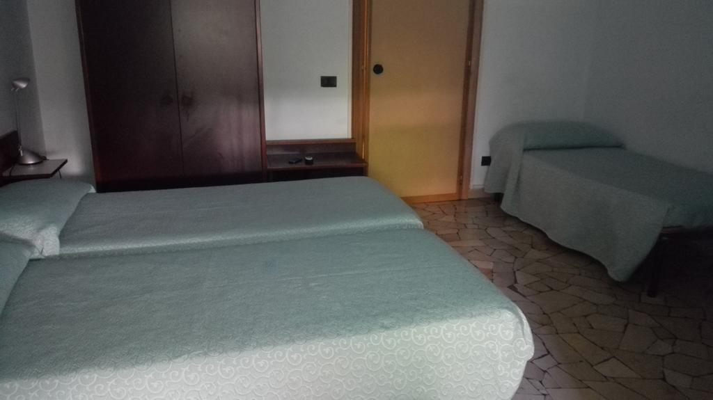 Hotel Mira Βαρέζε Δωμάτιο φωτογραφία