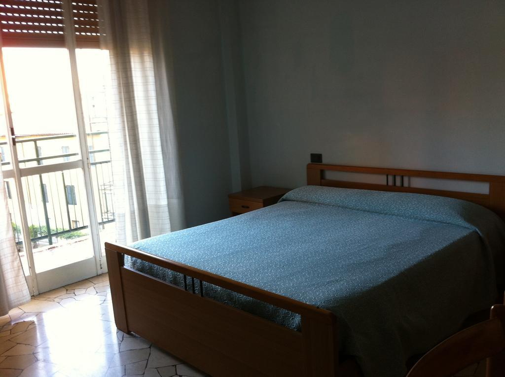 Hotel Mira Βαρέζε Δωμάτιο φωτογραφία
